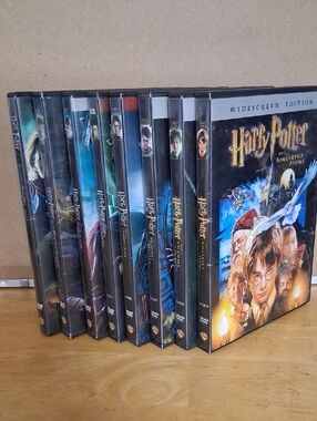 Warner Bros. Harry Potter DVD Collection - Blue, Black, Gold